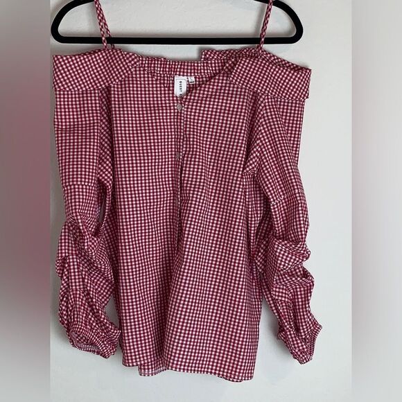 Guest Editor:  Beautiful red and white gingham Blouse - Picture 1 of 7